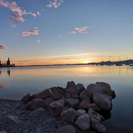 Lägenhet Front With Loft Bed And Pool
