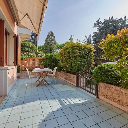 Front With Loft Bed And Pool * Bardolino