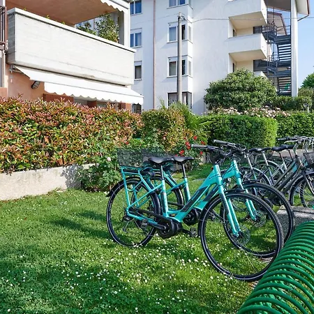 Appartamento Front With Loft Bed And Pool Bardolino