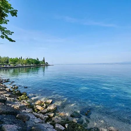 Front With Loft Bed And Pool Appartamento