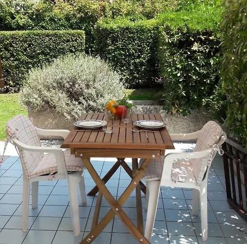 Front With Loft Bed And Pool Apartment *